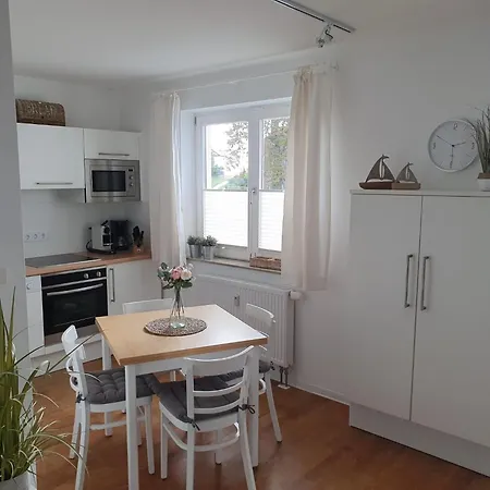 Inselliebe Ruegen Inkl Sauna Und 3h Taeglich Eintritt Ahoi Schwimmbad Appartement *