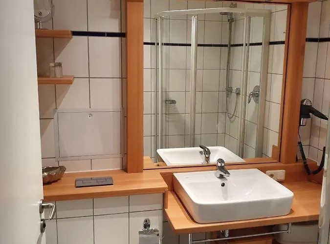 Inselliebe Ruegen Inkl Sauna Und 3h Taeglich Eintritt Ahoi Schwimmbad Apartment *